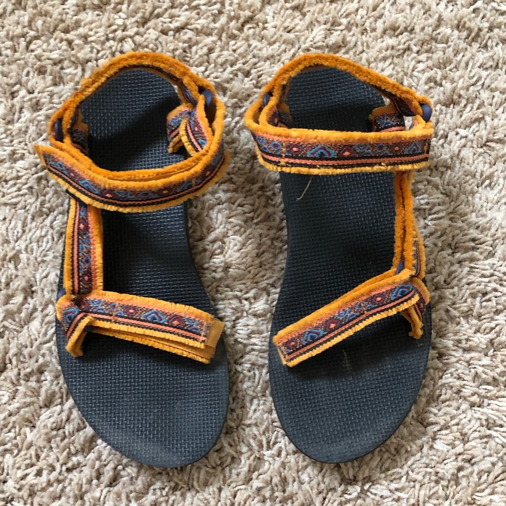 Teva sandals size 8